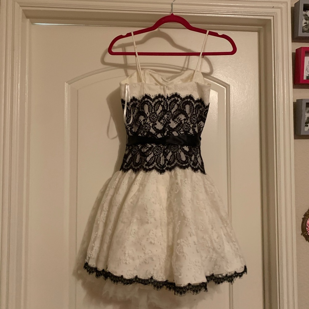 Dress - Picture 2 of 2